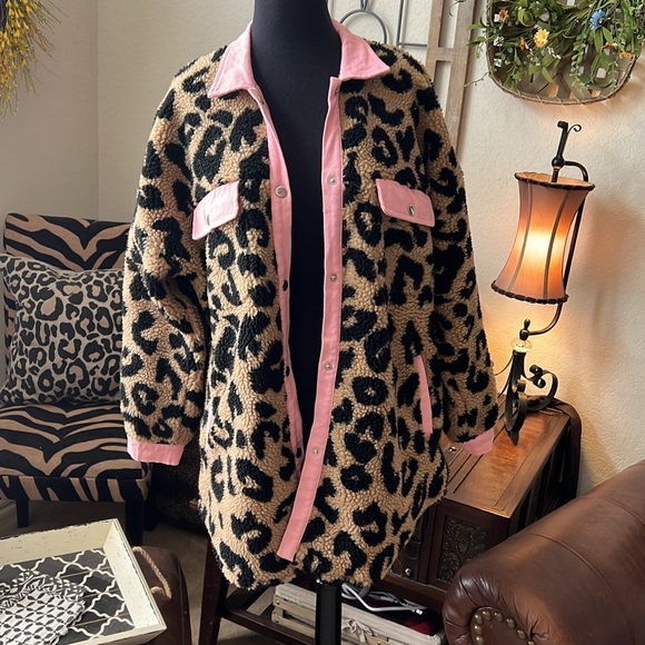 Leopard and Light Pink Shacket - Picture 6 of 7